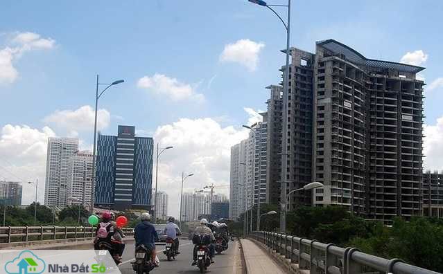 Hạ tầng nghẹt thở vì BĐS