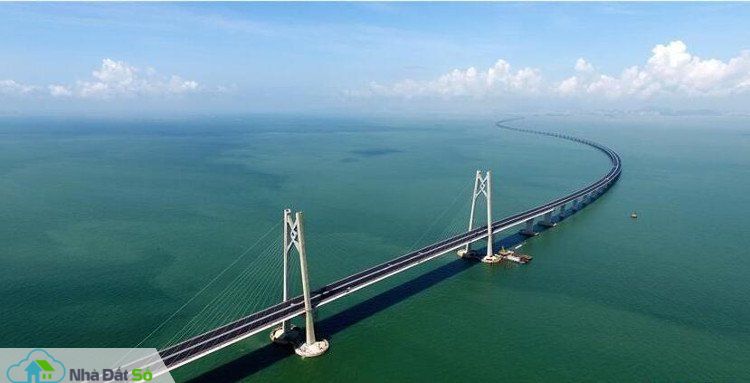 hầm dưới biển