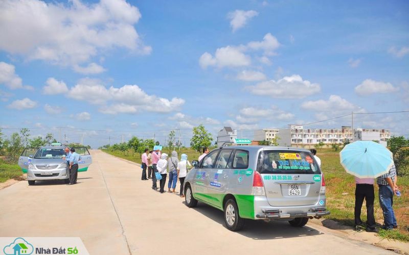 đủ chiêu dụ khách mua đất nền