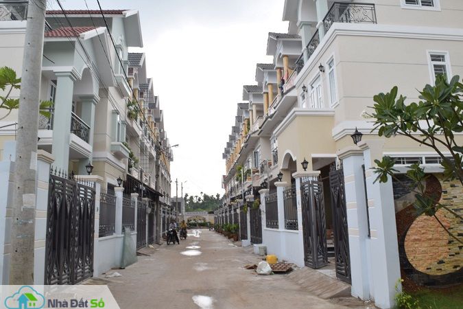 nhà phố xây sẵn