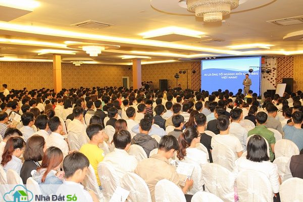 Nghề môi giới địa ốc