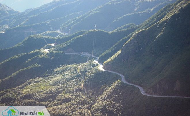 Một đoạn quốc lộ 4D do Nam Tiến Lào Cai thi công. thị trường BĐS thành phố lớn hấp dẫn đại gia tỉnh lẻ
