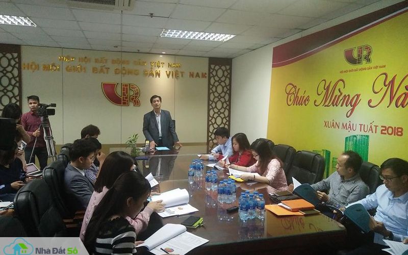 Diễn biến trái chiều của đất nền Vân Đồn và Phú Quốc