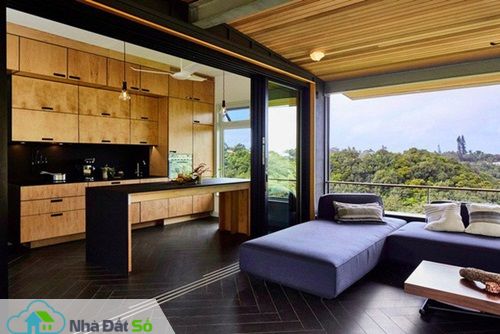 Không gian mở nối liền phòng khách và phòng bếp.