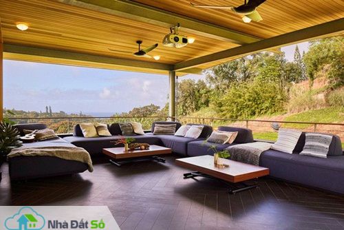 Gia chủ cho hay đồ nội thất hoàn toàn được sử dụng từ nguyên liệu ở địa phương, giảm chi phí vận chuyển.