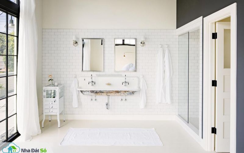 Phòng tắm được trang bị nội thất của Pháp vô cùng hiện đại, sang trọng