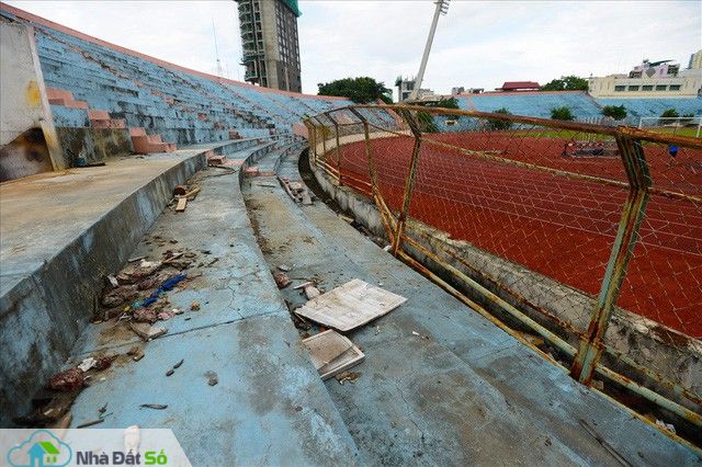  Sân vận động Chi Lăng hoang tàn sau gần 8 năm bán cho doanh nghiệp - Ảnh 7.