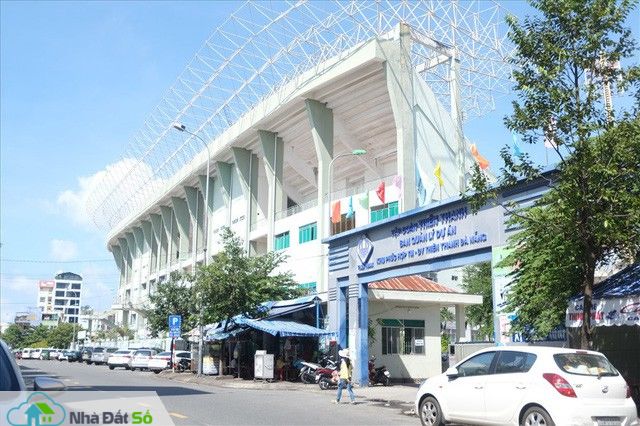  Sân vận động Chi Lăng hoang tàn sau gần 8 năm bán cho doanh nghiệp - Ảnh 1.