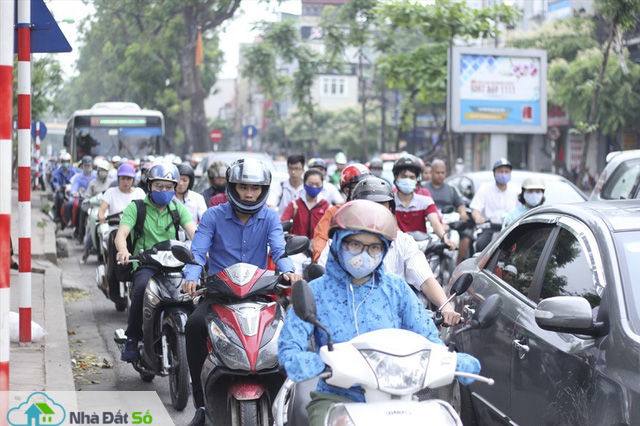 Lo ngại tắc đường, ô nhiễm nghiêm trọng, Hà Nội sẽ lập đề án thu phí phương tiện vào nội đô - Ảnh 1.