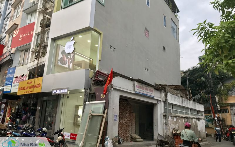 Những căn nhà quan tài, mặt tiền 1 mét ở phố mới Hà Nội - Ảnh 7. Những căn nhà quan tài, mặt tiền 1 mét ở phố mới Hà Nội - Ảnh 7.