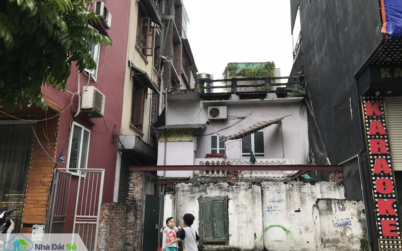 Những căn nhà quan tài, mặt tiền 1 mét ở phố mới Hà Nội - Ảnh 8. Những căn nhà quan tài, mặt tiền 1 mét ở phố mới Hà Nội - Ảnh 8.