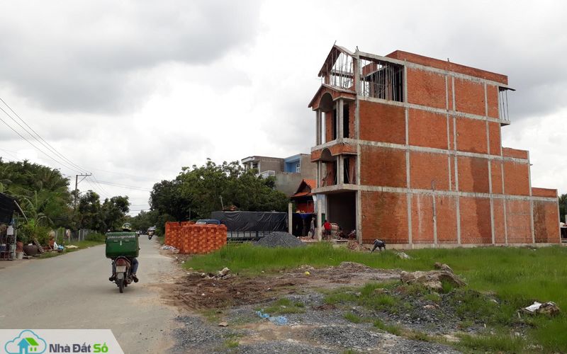 nhà đất liền thổ
