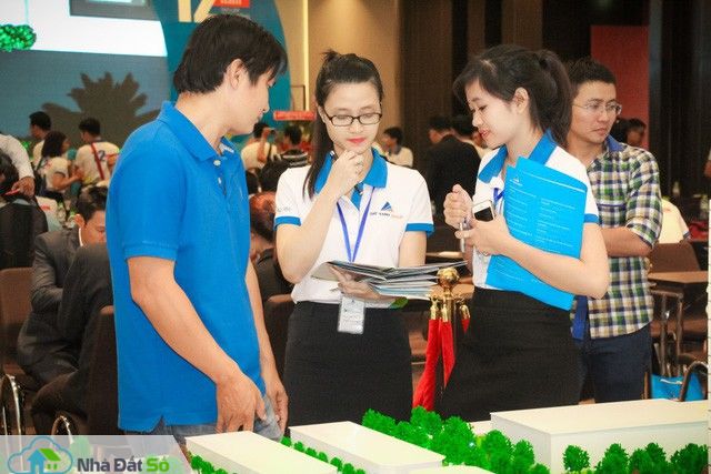  Cả nước có 300.000 môi giới bất động sản - Ảnh 1.