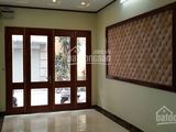 Bán nhà ở cực đẹp Ngã Tư Sở: 4.5 tỷ. Dt: 42m2, 5 tầng.
