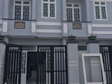 Cần Bán Nhà 1 Trệt 1 Lầu, SHR, Bao Sang Tên, Cách Chợ Bình Chánh 4km. LH: 0901940185