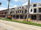 Nhà Phố 1 Trệt 2 Lầu Giá 1,4 Tỷ 4 Phòng Ngủ.