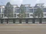Nhà Phố Đô Thị Sầm Uất Tại Bến Cát