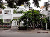 Biệt Thự Tứ Lập Có Sân Vườn, Nhà Rất Đẹp, 4 Phòng Ngủ Lớn, Nội Thất Cao Cấp, Giá 34 Tr/tháng