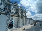 Cần Tiền Bán Nhà Gấp Nhà Lầu 100M2 890 Triệu Đường Trải Nhựa Đẹp