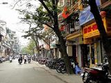 Bán Nhà Mặt Phố Ngọc Khánh Quận Ba Đình, 40m2, Mặt Tiền 4m, Vỉa Hè 5m, Phố Hai Chiều Ô Tô, 16 Tỷ.