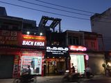 Nhà Mặt Tiền Đường Lạc Long Quân, 2 Lầu 4X23M, Tiện Kinh Doanh