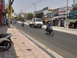 Bán Nhà Mặt Tiền Huỳnh Tấn Phát. Diện tích 4X8M. 1 Trệt, 1 Lầu, 2 Phòng ngủ. Đang Cho Thuê 20 Triệu/Tháng. Giá Bán: 7.5 Tỷ.