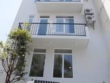 Cho Thuê Nhà Mới Xây Hẻm 240 Lê Thánh Tôn Cách Chợ Bến Thành 50M, Trung Tâm Quận 1