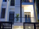 Bán Nhà 4 Tầng Mặt Tiền Trần Nguyên Đán Vi Trí Quá Đệp Kinh Doanh Buôn Bán Rất Tốt