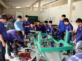 Sang Nhượng Trường Kỹ Thuật Nghề Tại Hà Nội.