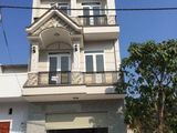 Bán Gấp Nhà Phố Mặt Tiền Đường Lớn, 1 Trệt 2 Lầu, Diện tích 75 m2, Giá 1Tỷ7
