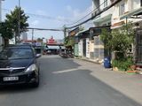 Gia đình cần bán gấp nhà 1 trệt 2 lầu liền kề chợ Dĩ An, BigC