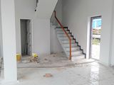 Cần Bán Nhà 1 Trệt 2 Lầu Sổ Hồng Riêng, Ở Tân Hiệp, Tân Uyên Giá 900Triệu