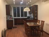 Chính Chủ Bán Nhà Phân Lô 89 Lạc Long Quân 35M 5 Tầng 3,95 Tỉ Tặng Nội Thất Gỗ Lim