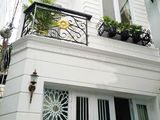 Bán Nhà Tuyệt Đẹp Cho Người Thích Yên Tĩnh Tiện Nghi,đường Trường Sa,p.14,quận 3,dt: 6X20M Giá Rẻ