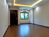 Bán Nhà Riêng Phố Nguyễn Lân,thang Máy,ô Tô Đõ Cửa,dt 40M X5 Tầng.gía 5,8 Tỷ.