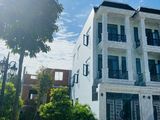 Cần Bán Căn Nhà Mặt Tiền Kinh Doanh Ngay Vòng Xoay An Phú Dĩ An