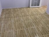Bán Nhà Sổ Hồng Riêng Hẻm 49 Phạm Hữu Lầu. Diện tích 4.1 x 5.2m. Bao gồm Trệt, Lầu, Ban Công Rộng. Giá 2.35 Tỷ