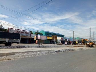 Chính Chủ Bán Gấp Lô Đất Ngay Trung Tâm Tp Bình Dương 3 Nền Liền Kề Ngay Sân Bóng Đá