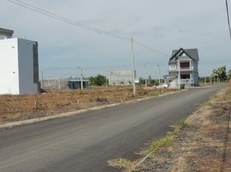 Cần Sang Nhượng Đất Mặt Tiền Quốc Lộ 50, 379tr/Nền