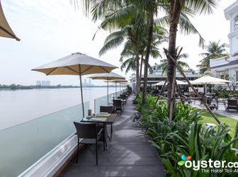 Bán Lô Đất View Sông-Cách Bãi Tắm 300m Mặt Tiền Đường 20,5m Lh 0977294605