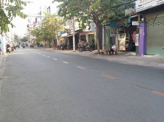 Mt Kinh Doanh Nguyễn Xuân Khoát, Ngay Vườn Lài, 4.3x13, 1 Lầu, Nhà Đẹp