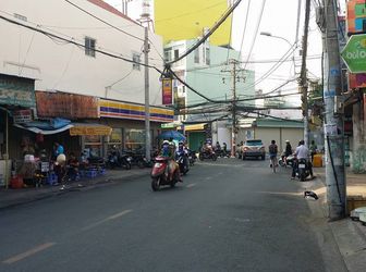 Mt Kinh Doanh Nguyễn Xuân Khoát, Ngay Vườn Lài, 4.3x13, 1 Lầu, Nhà Đẹp