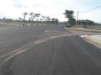 Bán 1 Lô Đất Đường 27m Gần Chợ Đã Có Sổ, Diện Tích 110m2 Giá 504tr, Cách Biển 1km.