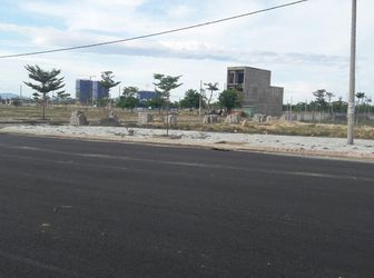 Bán 1 Lô Đất Đường 27m Gần Chợ Đã Có Sổ, Diện Tích 110m2 Giá 504tr, Cách Biển 1km.