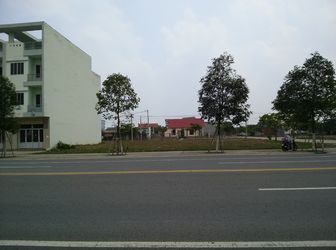 Thua Lỗ Kd Bán Gấp Lô Đất 300m2(10x30m) Đối Diện Chợ, Tiện Kd Buôn Bán.  - Sổ Đỏ Thổ Cư 100%. 