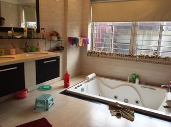 17.9 Tỷ Mặt Phố Hoàng Quốc Việt, Cầu Giấy: 60m2, 4 Tầng. Vỉa Hè Rộng, Kinh Doanh Tuyệt. -	Vị Trí Mặ