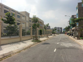 Đất Nền Đường Bà Hom, Gần Vòng Xoay Phú Lâm. 1,6 Tỷ, Mặt Tiền Đối Diện Công Viên Thoáng Mát.