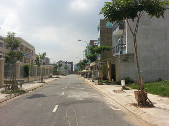 Đất Nền Đường Bà Hom, Gần Vòng Xoay Phú Lâm. 1,6 Tỷ, Mặt Tiền Đối Diện Công Viên Thoáng Mát.