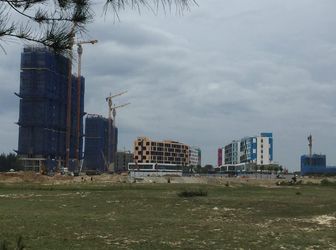 Dự Án Gaia, Sau Lưng Coco Bay