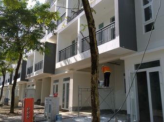 Nhà Phố Liền Kề, 90m2, Sổ Riêng, Mặt Tiền Đường Nhựa 8m,800 Triệu